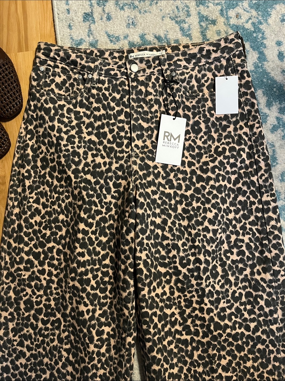 Rebecca Minkoff Leopard Print High Rise Wide-Leg Jeans Beige/Black NWT 12 - Picture 9 of 11